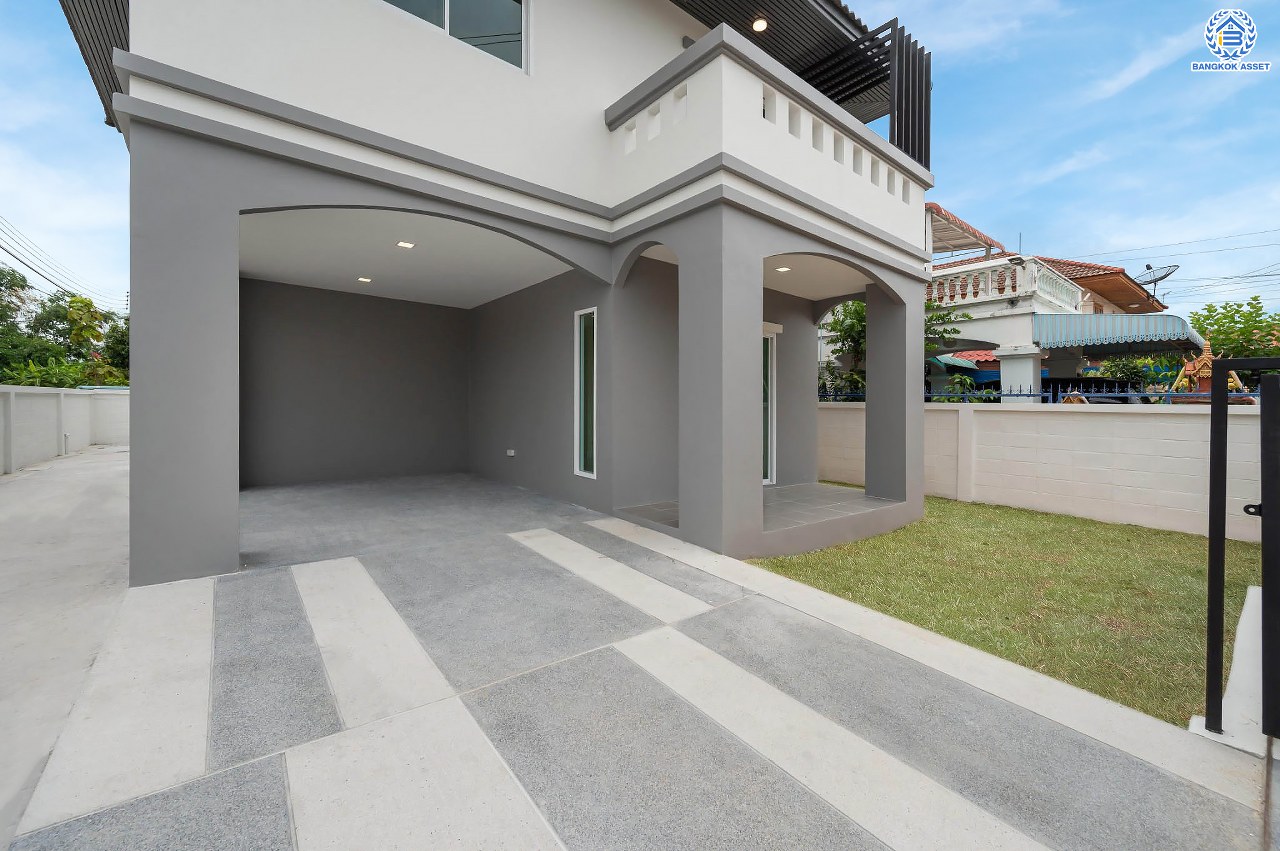 บ้านมือสองตกแต่งใหม่ โครงการ บ้านณัฐนันท์2 ดอนเมือง บ้านเดี่ยว หลังมุม  เนื้อที่ 56.9 ตร.ว. ฟังก์ชัน 3 ห้องนอน 3 ห้องน้ำ จอดรถได้ 1 คัน บนทำเลดีที่สุด ใกล้สนามบินดอนเมือง ทางด่วน "ศรีสมาน" และรถไฟฟ้าสายสีแดง "สถานีดอนเมือง"